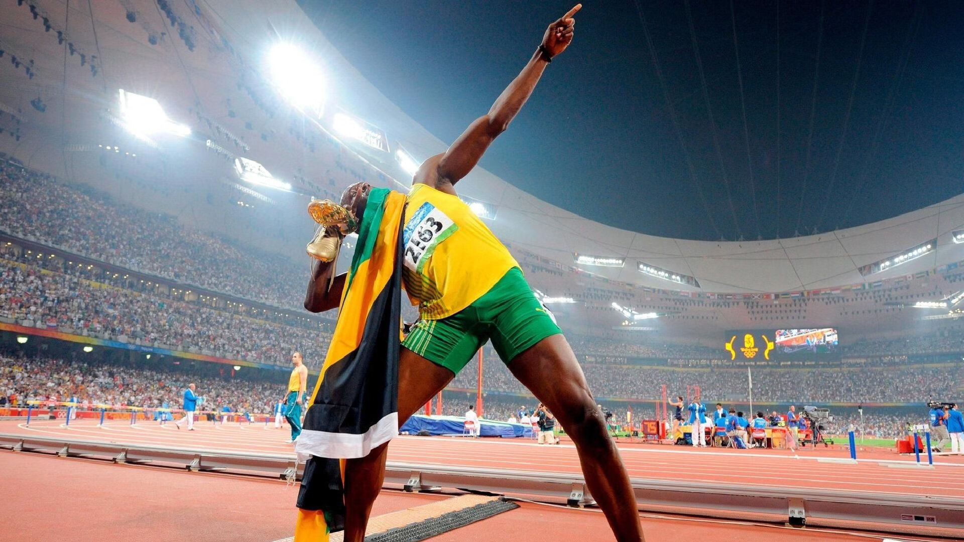 西甲国家德比之夜，三笘薰带队取胜，亚洲之光闪耀伯纳乌