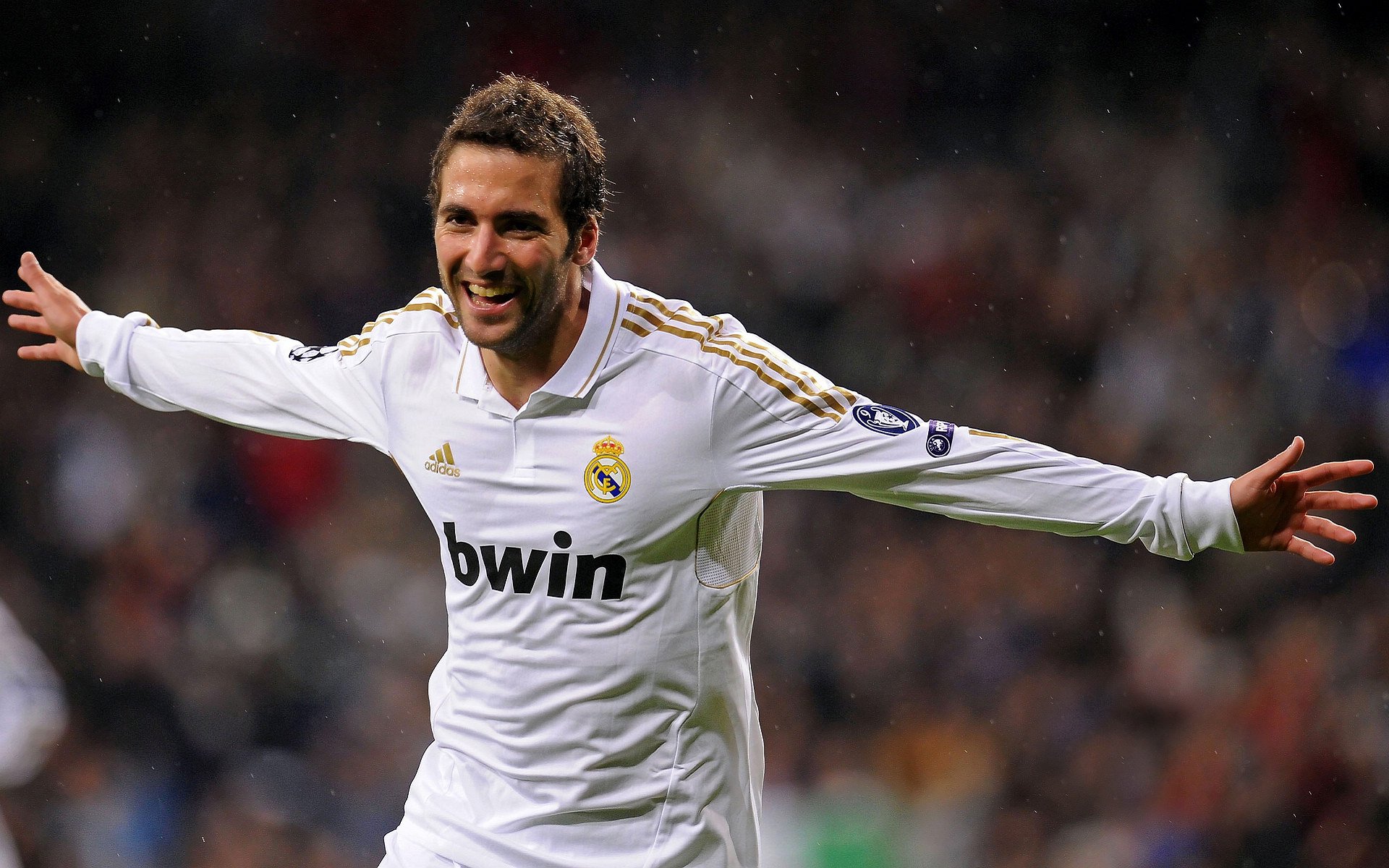 维尼修斯，当桑巴舞步踏过撒哈拉，足球在阿尔及利亚与澳大利亚之间写下第三种可能