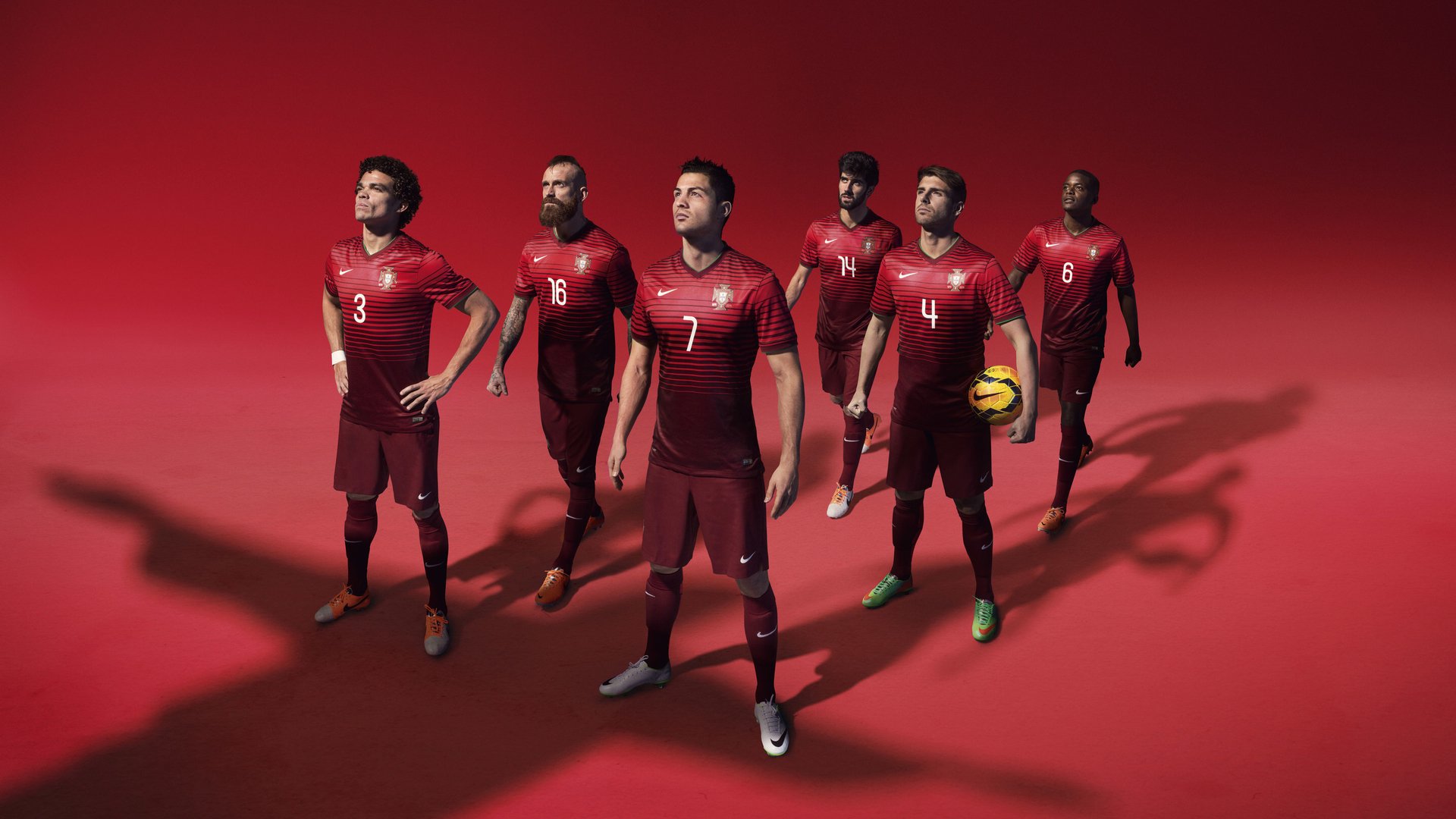 阿劳霍爆发，希腊最后时刻击败挪威，一场足球场上的现代荷马史诗